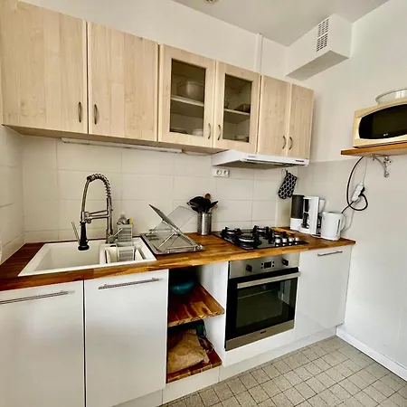 Holiday home Maison Centre-ville, Animaux Admis - 4 Pers. - Fr-1-541-202