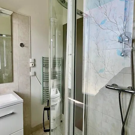 Holiday home Maison Centre-ville, Animaux Admis - 4 Pers. - Fr-1-541-202 *